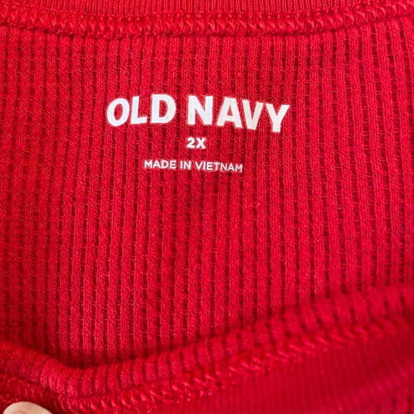 Old Navy Scalloped Crop Top - Picture 3 of 7